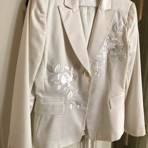 Tahari white pantsuit